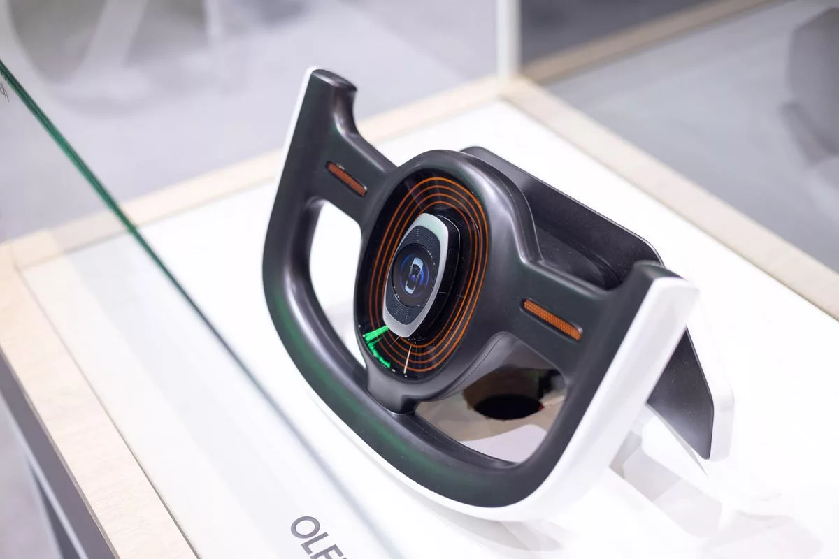 سوئیچ خودرو مجهز به نمایشگر - نمایشگاه MWC 2024