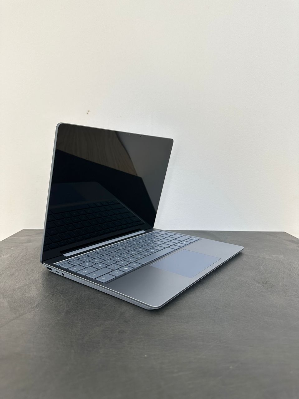 تبلت 13 اینچی مایکروسافت مدل Surface Laptop GO